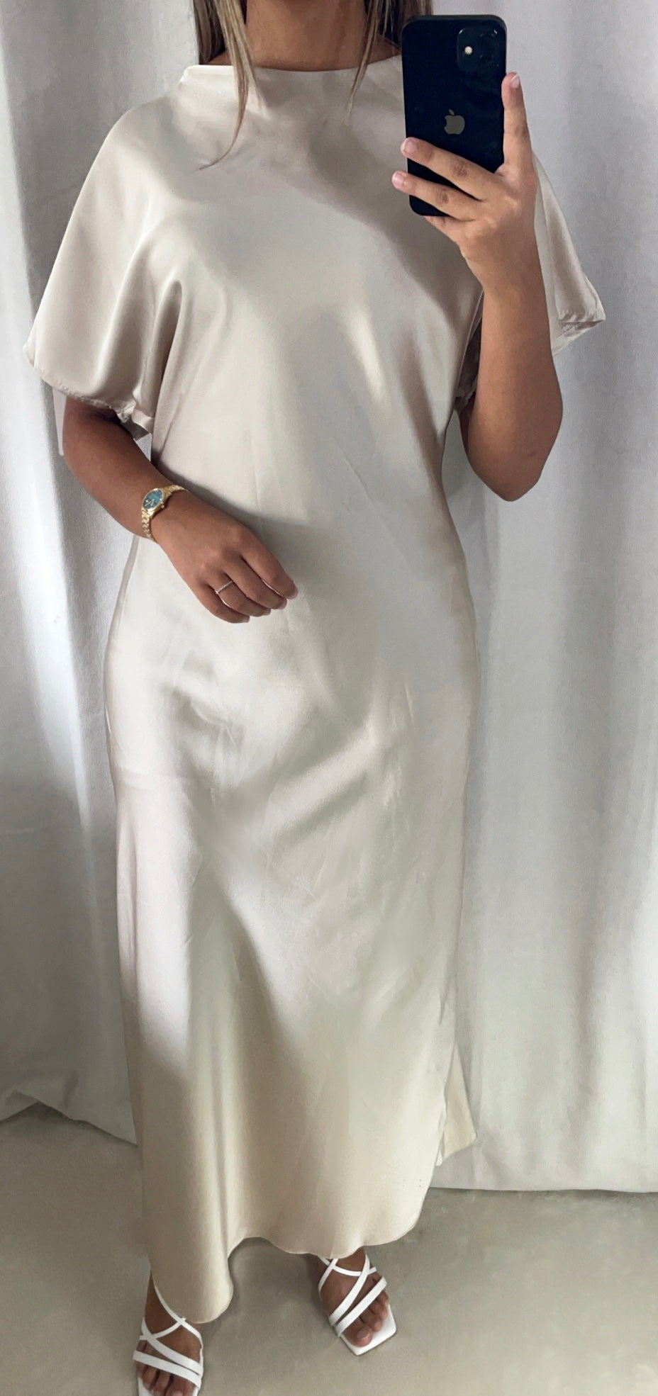 Robe satinée