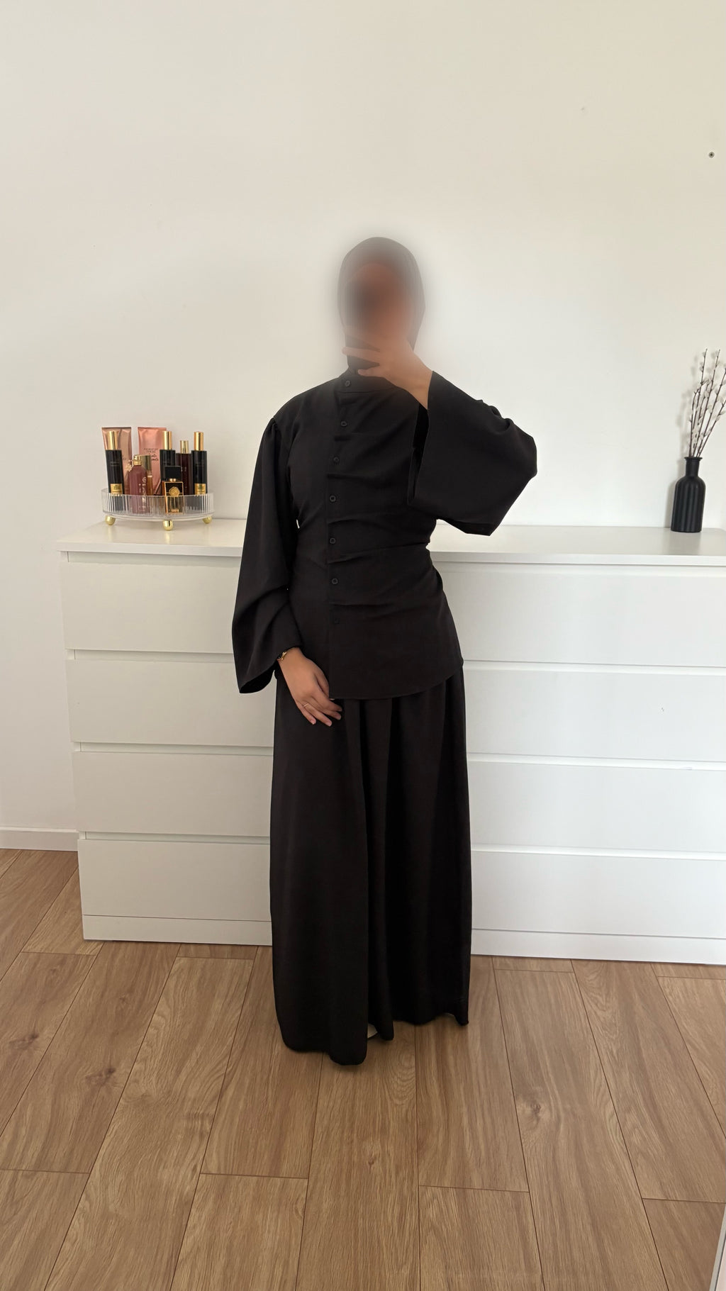 Ensemble asymétrique [NOIR]