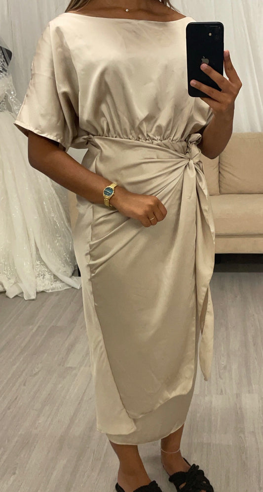 Robe à nouer