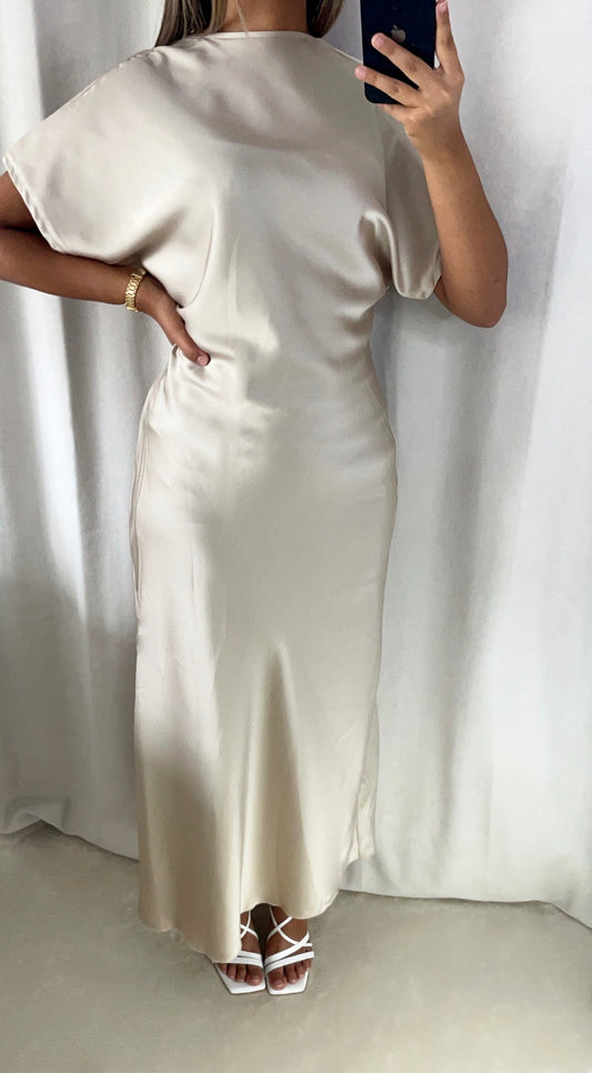 Robe satinée