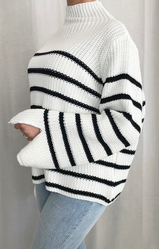 Pull blanc rayé
